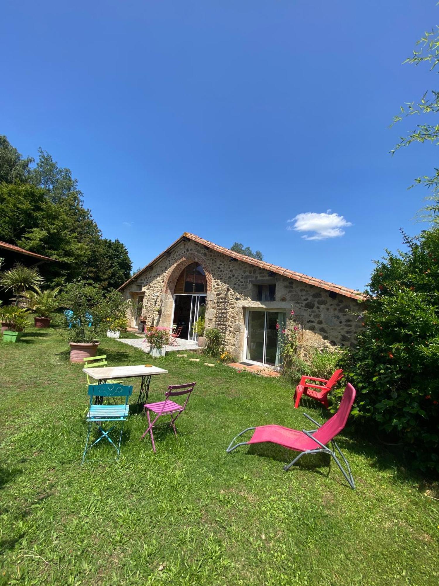 Bed and Breakfast La Frapperie à La Pommeraie-sur-Sèvre Extérieur photo